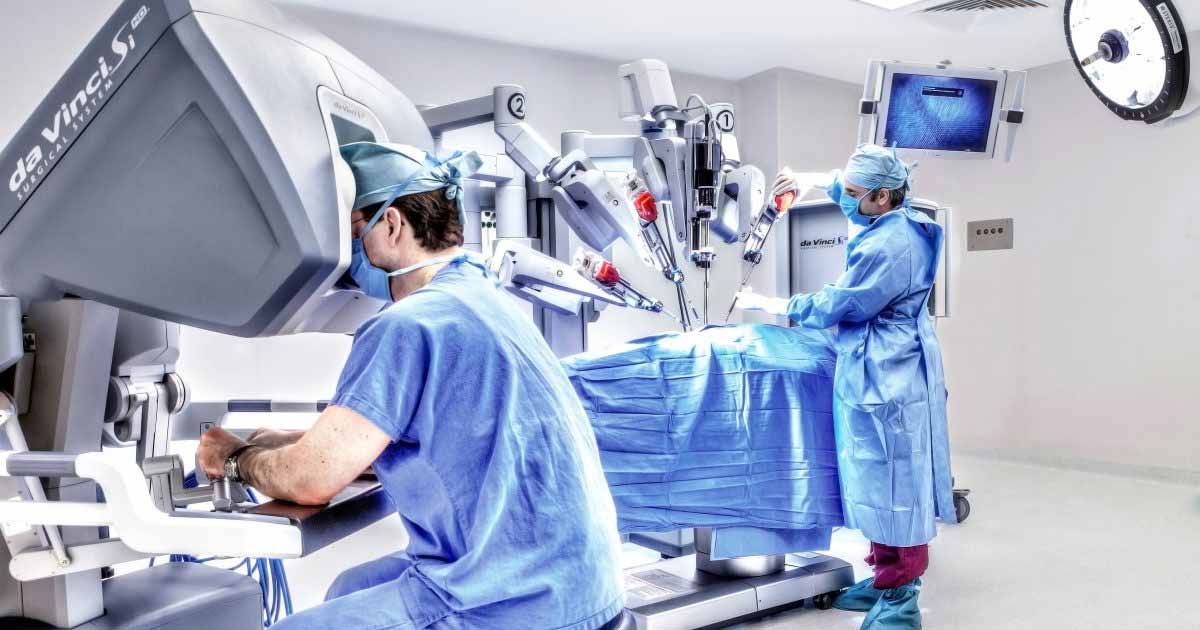 Beneficios del apoyo de robots en salas de cirugía