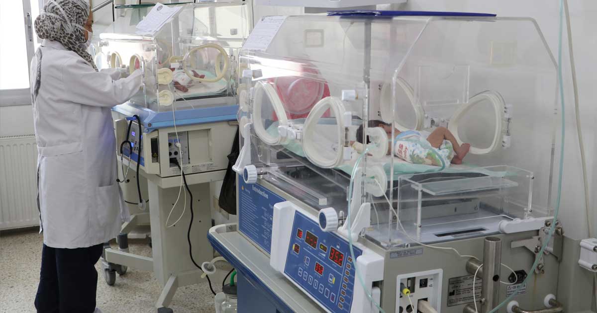 Incubadoras de bebés modernas garantizan su salud en Hospitales